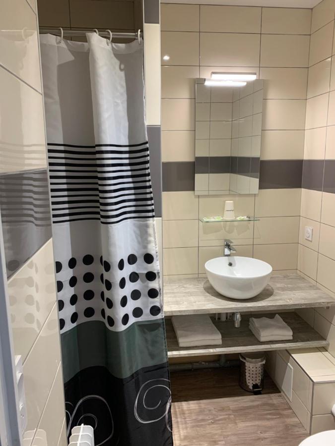 Le Relais Du Velors Hotell Beaumont-en-Véron Exteriör bild