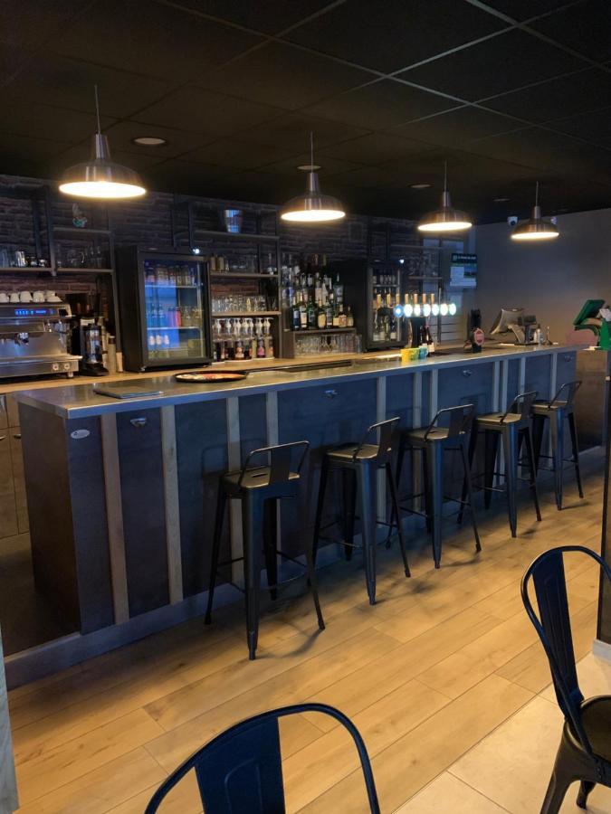 Le Relais Du Velors Hotell Beaumont-en-Véron Exteriör bild